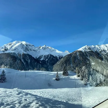 Apartamento Im Herzen Graubuendens